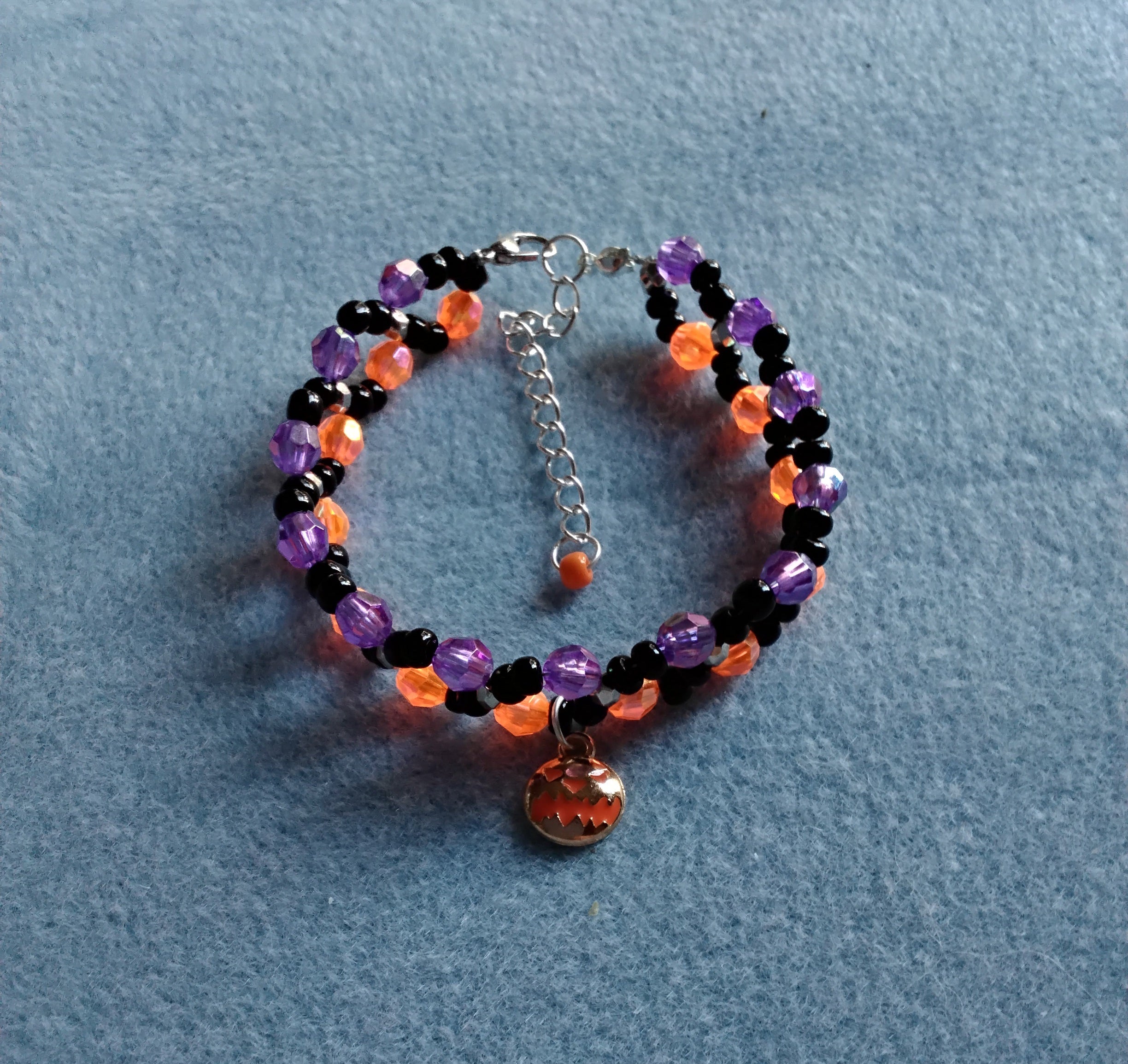 Handmade Beaded Halloween Bracelet (Evil Pumpkin)