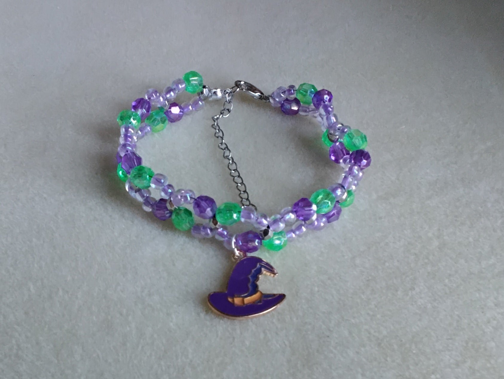 Handmade Beaded Halloween Bracelet (Witch Hat)
