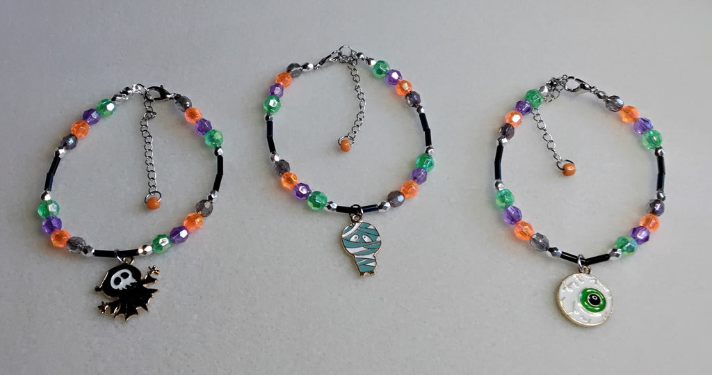 Handmade Beaded Halloween Bracelet (Mummy)