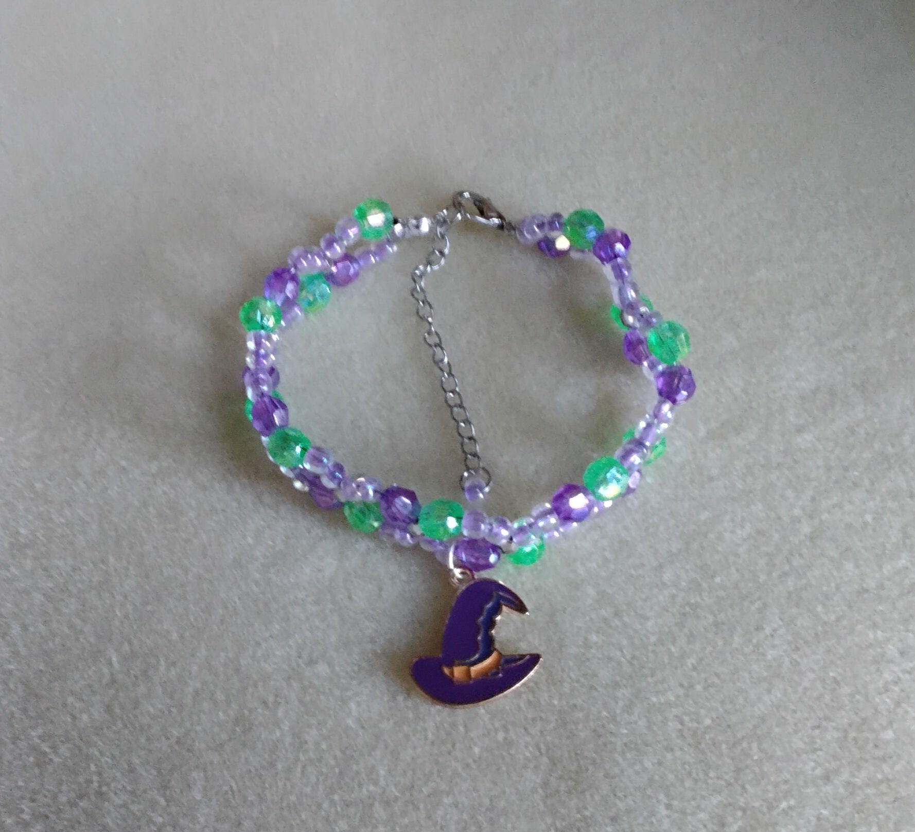 Handmade Beaded Halloween Bracelet (Witch Hat)